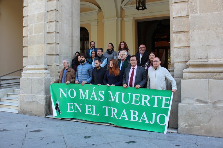 Foto concentración accidente laboral.jpg