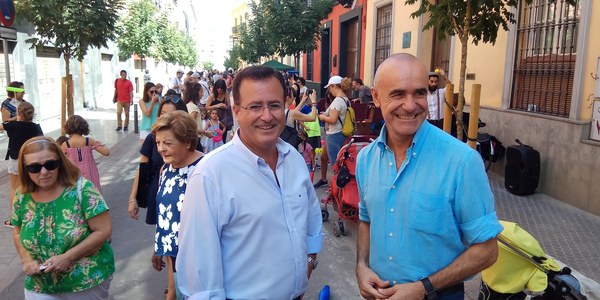 Gran participación ciudadana en el Día sin Coche celebrado en Amor de Dios, con actividades de circo, música y de ocio familiar que han sustituido al tráfico