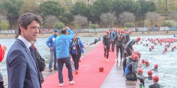 Inicio del  V Nutrisport Half Triatlón de Sevilla
