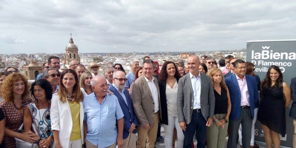 La Bienal enciende Sevilla con su programación de calle