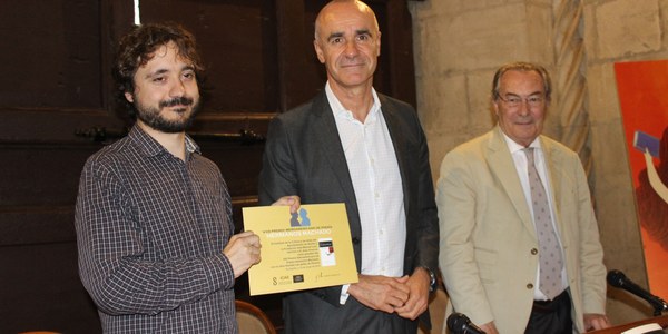 La Feria del Libro acoge la entrega y presentación del VIII Premio Hermanos Machado, que ha recaído en Aitor Francos por el poemario ‘Las gafas de Pessoa’