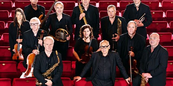 La formación “Michael Nyman Band” pone fin a la temporada musical del Teatro Lope de Vega colgando el cartel de no hay entradas
