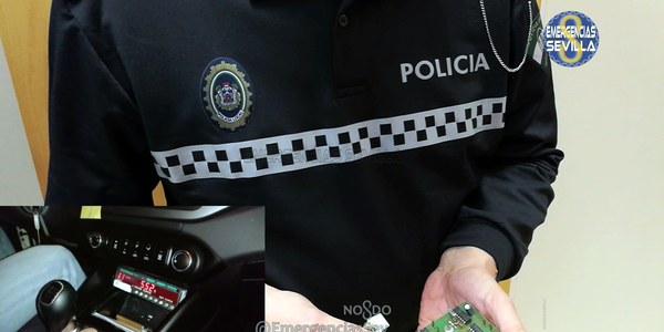 La Policía Local de Sevilla detecta un fraude a través de la manipulación de los taxímetros por parte de dos taxistas