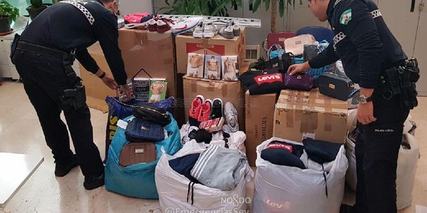 La Policia Local interviene cientos de artículos falsificados con un valor de mercado de 13.000 euros