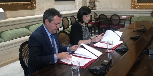 Los ayuntamientos de  Sevilla y Santander firman un convenio de colaboración para la promoción recíproca entre ambas ciudades y aprovechar la nueva ruta aérea que las conecta