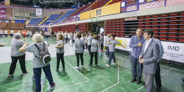 Más de 600 participantes acuden al Encuentro Deportivo de Mayores que se ha desarrollado en el Palacio de los Deportes de San Pablo