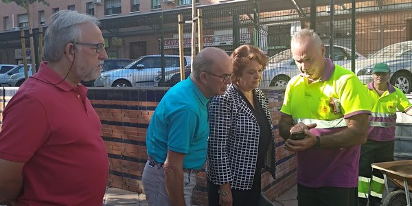 Repoblación en la Plaza del Zurraque del Distrito Triana