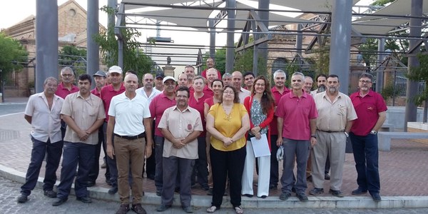 Reunión informativa con el colectivo de trabajadores/as del cementerio de San Fernando para explicar los trabajos localización y señalización Fosas comunes