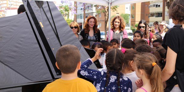 Seis centros educativos del Distrito Macarena participan el proyecto de educación musical ‘¡Me toca!’, una iniciativa de la Fundación Jesús Serra y el Concurso Internacional de Música María Canals