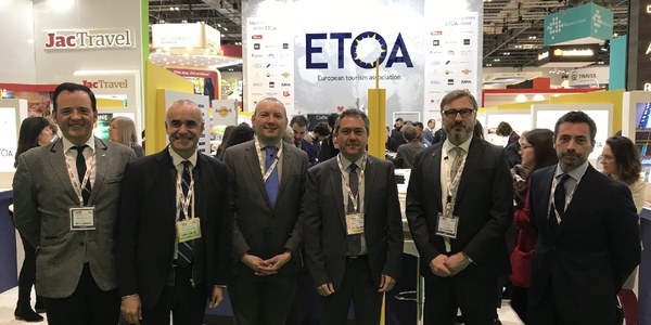 Sevilla cierra en la World Travel Market una tercera cumbre profesional internacional del sector turístico para 2018 y presenta su candidatura para acoger el Consejo Mundial  de Turismo y Viajes