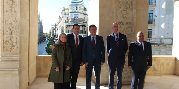 Sevilla y San Salvador sellan  el hermanamiento entre ambas ciudades que abre oportunidades de cooperación económicas, sociales, culturales y científicas