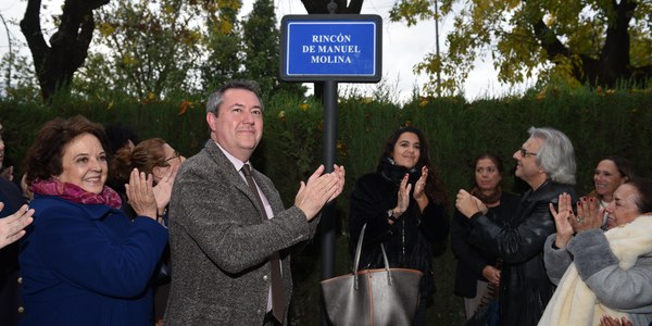 Triana dedica un ‘rincón’ a la memoria de Manuel Molina