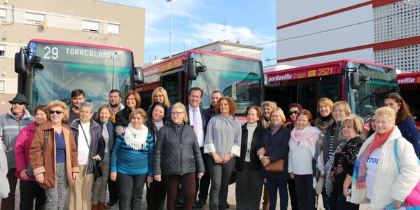 TUSSAM presenta 13 nuevos autobuses que prestarán servicio a las líneas 29 y 39