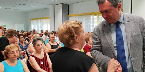 Unas 500 personas participan en las actividades del Centro de Mayores del Polígono Sur en sus primeros seis meses