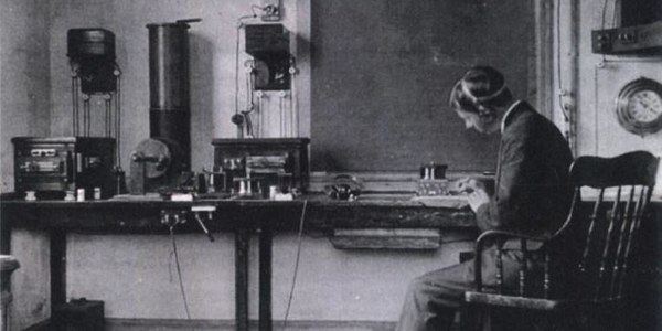EXPOSICIÓN 100 AÑOS DE RADIO