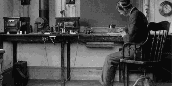 EXPOSICIÓN DE FOTOGRAFÍAS "100 AÑOS DE RADIO"