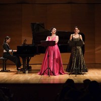 Monica Redondo, Elena y Teodora 1