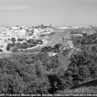 Calle Bailén. Molino del Algarrobo y fábrica de harinas de La Portilla. Prueba de Cañones, así denominado el cerro con una calera donde se probaban cañones de artillería. [1950-1960]. ©ICAS-SAHP, Fototeca Municipal de Sevilla, colección Francisco Herrera Miranda