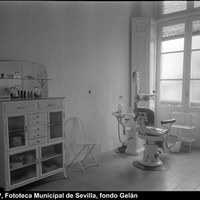 Inauguración del Servicio de Radiología en la Casa de Socorro de la calle Alhóndiga. 18 de noviembre de 1960. ©ICAS-SAHP, Fototeca Municipal de Sevilla, fondo Gelán