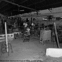 19. Fábrica de vidrio La Trinidad. Interior. Década 1960 ©ICAS-SAHP, Fototeca Municipal de Sevilla, archivo Cubiles