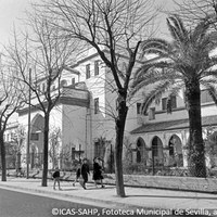 25. Hospital de la Cruz Roja, dispensario Victoria Eugenia. Fachada de la avenida de la Cruz Roja. 1965 ©ICAS-SAHP, Fototeca Municipal de Sevilla, archivo Serrano