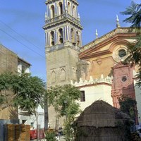 Plazuela de Santa Ana. Portada principal de la iglesia de Santa Ana en la calle Pelay Correa. 1992. ©ICAS-SAHP, Fototeca Municipal de Sevilla, fondo Gasán