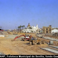 Obras para la EXPO’92. Urbanización del tramo final de la calle Castilla y la actual plaza de los Hermanos Cruz Solís. 1992. ©ICAS-SAHP, Fototeca Municipal de Sevilla, fondo Gasán