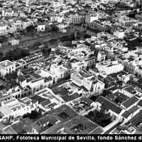 Vista del sector norte de la Alameda de Hércules y barrio de San Lorenzo. 1926  ©ICAS-SAHP, Fototeca Municipal de Sevilla, fondo Sánchez del Pando
