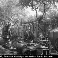 Obras para la construcción de un pozo para la futura estación del Metro en la Alameda de Hércules. Noviembre de 1974. ©ICAS-SAHP, Fototeca Municipal de Sevilla, fondo Serrano