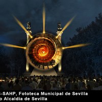Espectáculo audiovisual en la Alameda de Hércules. Noviembre de 2015  ©ICAS-SAHP, Fototeca Municipal de Sevilla, fondo Alcaldía de Sevilla
