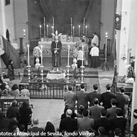 27. Bendición de la imagen del Señor del Soberano Poder en la Parroquia de San Gonzalo, 18 de marzo de 1945. La bendición de la primera imagen de Nuestro Padre Jesús del Soberano Poder ante Caifás, obra de Jose Luis Pire, tuvo lugar en un acto solemne en la Parroquia de San Gonzalo.  ©ICAS-SAHP. Fototeca Municipal de Sevilla, fondo Vilches