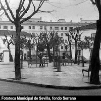 Plaza de San Gonzalo en el barrio Léon. Inauguración de las obras de reforma: mejora en la pavimentación, iluminación y arbolado y remozado del monumento a la Virgen Milagrosa. 23 de enero de 1966. ©ICAS-SAHP, Fototeca Municipal de Sevilla, fondo Serrano