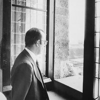 16.- Visita del alcalde Manuel del Valle a la Torre de Don Fadrique tras finalizar las obras de restauración. 7 de septiembre de 1984. ©ICAS-SAHP, Fototeca Municipal de Sevilla, fondo Alcaldía de Sevilla