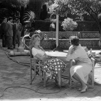 Rodaje de la película “La femme et le pantin” de Julien Duvivier, protagonizada por Brigitte Bardot. 8 de abril de 1958 ©ICAS-SAHP, Fototeca Municipal de Sevilla, fondo Gelán
