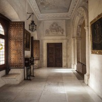 11 Acceso al Salón San Fernando y a la escalera renacentista. Planta Alta. - Ver pág. 79-95  Tomo I