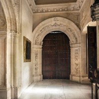 18 Vestíbulo del piso alto. Puerta de acceso a la Sala Capitular Alta. Planta Alta. - Ver pág. 79-95  Tomo I