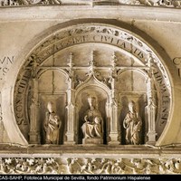 23 Apeadero. Interior del Apeadero. Detalle del escudo de la ciudad esculpido en piedra. Planta baja - Ver pág. 82 Tomo I