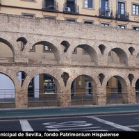 01 Restos de los Caños de Carmona en la actual calle Luis Montoto. Ver p. 27 Tomo II