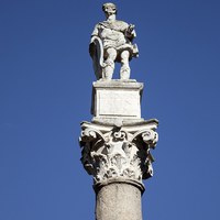03 Columna de Julio César en la Alameda de Hércules, obra de Diego de Pesquera. Siglo XVI. Ver pp.257-281 Tomo I