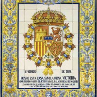 11 Manuel Rodríguez y Pérez de Tudela. Panel conmemorativo de la visita de la Reina Victoria. Fábrica Manuel Corbato.1908