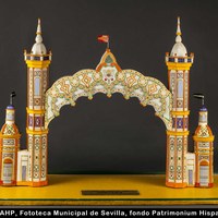 14 Maqueta de la portada de la Feria de Abril de 1987. Madera pintada. Ver op.cit. p. 94. Tomo II