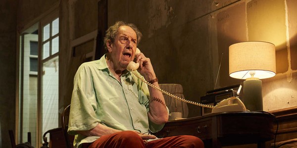 GIGANTE - Teatre Romea y Grec 2025 Festival de Barcelona / Mark Rosenblatt